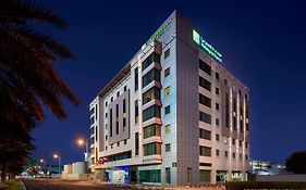 Holiday Inn Express Dubai Jumeirah 2*